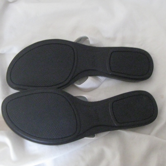 UNISA Sandals White with Jeweled highlights Size 9 - Picture 5 of 6